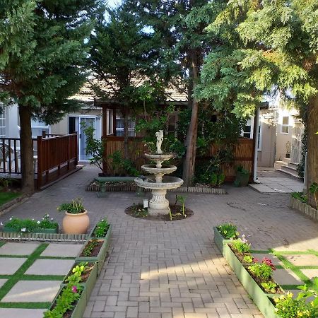 Heugh Road Guest House Порт Елизабет Екстериор снимка