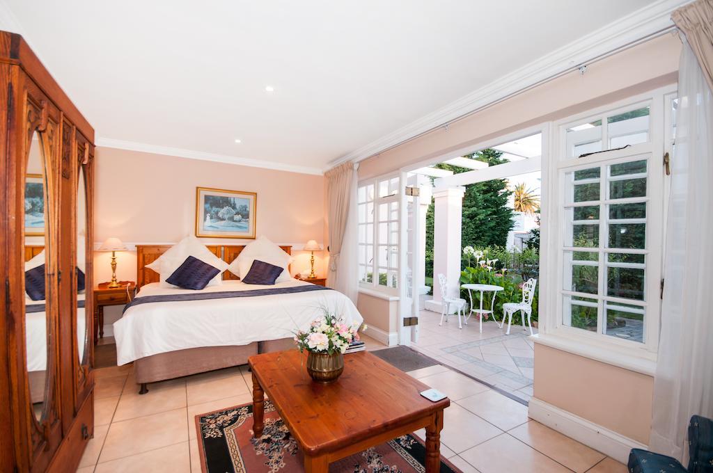 Heugh Road Guest House Порт Елизабет Стая снимка