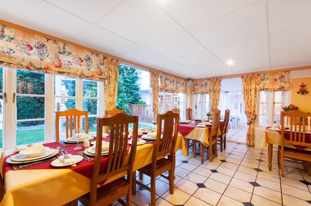 Heugh Road Guest House Порт Елизабет Екстериор снимка