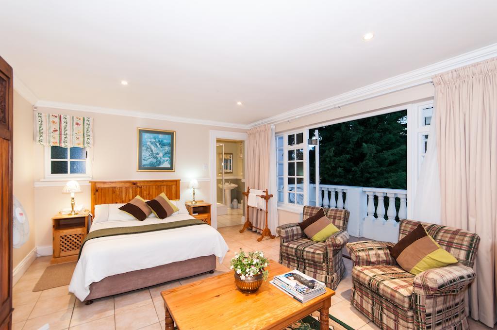 Heugh Road Guest House Порт Елизабет Екстериор снимка