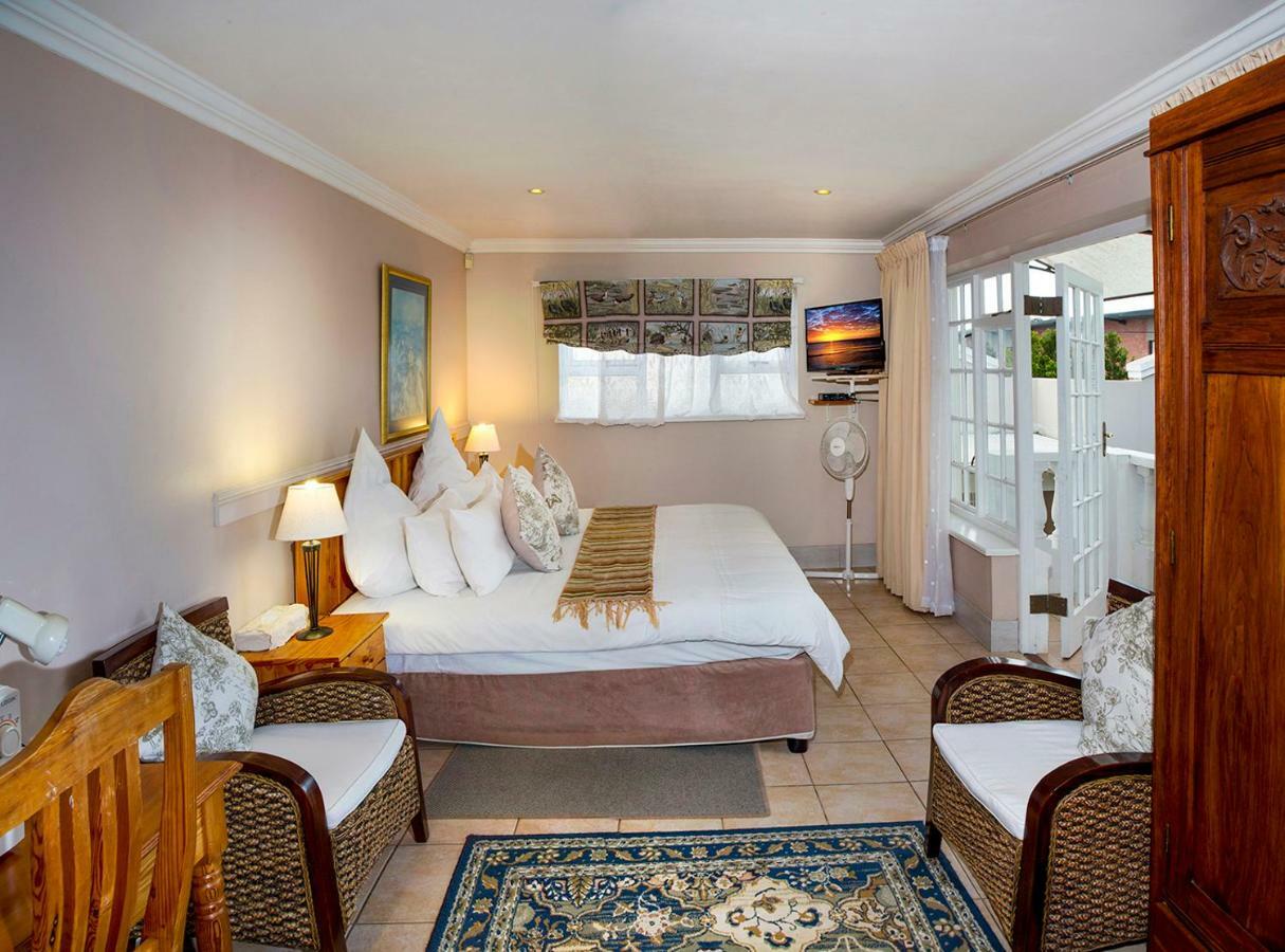 Heugh Road Guest House Порт Елизабет Екстериор снимка